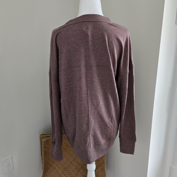 Reebok Women's Small  (fits like medium)  light purple sweater - Picture 10 of 11